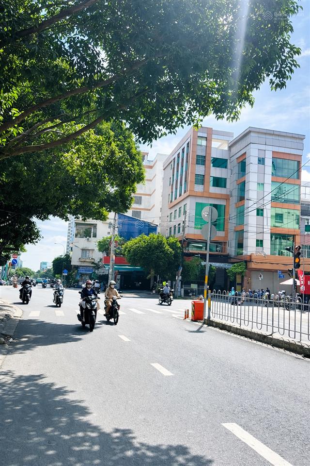 Nhà 6 tầng + thang máy  hxh thoại ngọc hầu , tân phú. 5,4 x 16,3m giá 14 tỷ tl