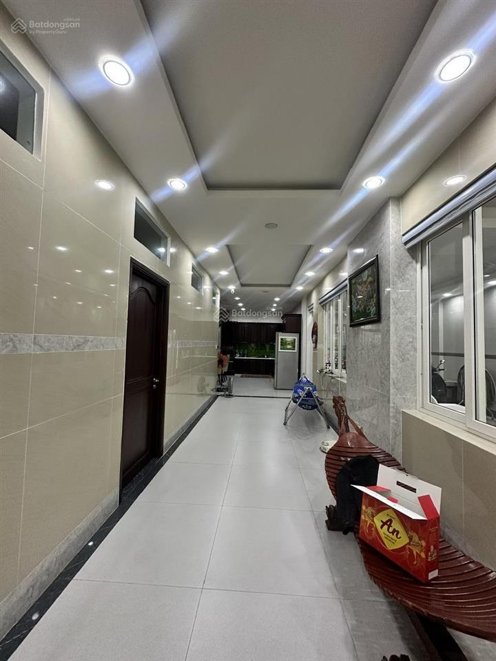 Cho thuê nhà 4 tầng nguyên căn cao cấp  gần ngã 3 mỹ hạnh, 12m x 45m giá 110 triệu/tháng