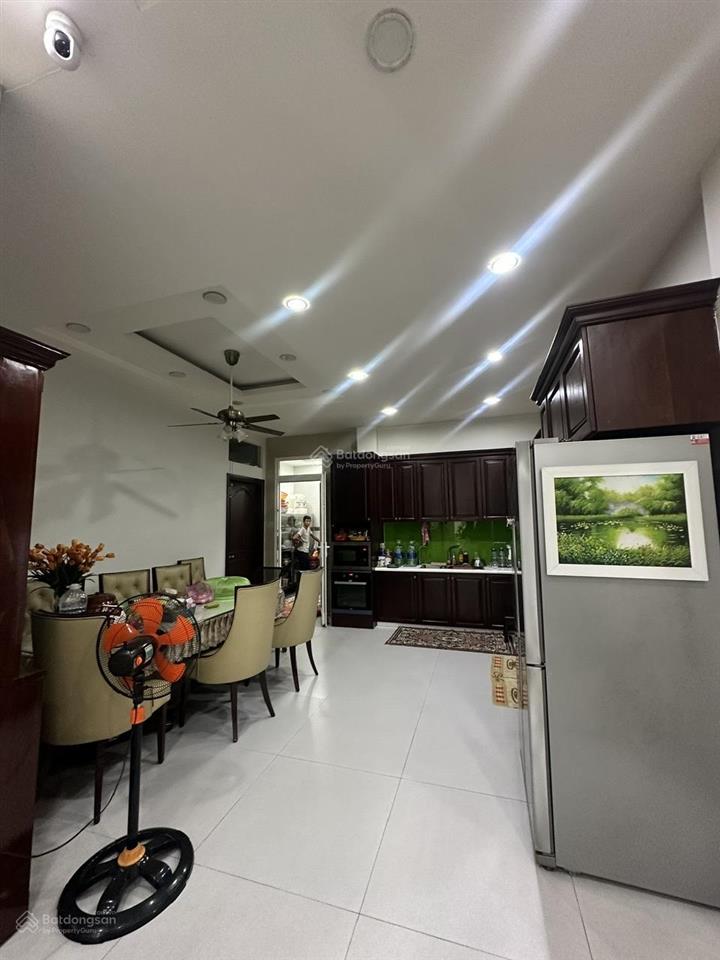 Cho thuê nhà 4 tầng nguyên căn cao cấp  gần ngã 3 mỹ hạnh, 12m x 45m giá 110 triệu/tháng