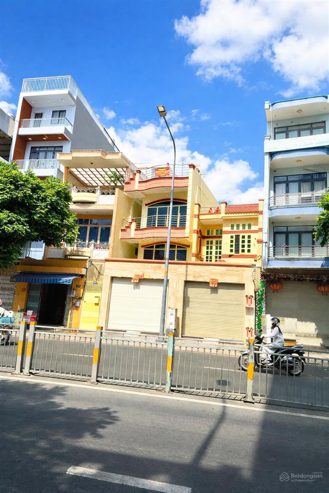 Nhà 4 tầng mt luỹ bán bích. 4.02 x 17m giá còn 17.5 tỷ tl
