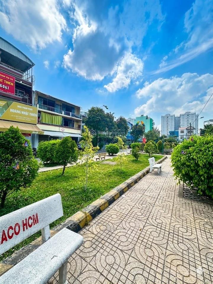 30 tỷ giảm còn 28,5 tỷ . nhà 3 tầng mặt tiền hiền vương , q. tân phú .