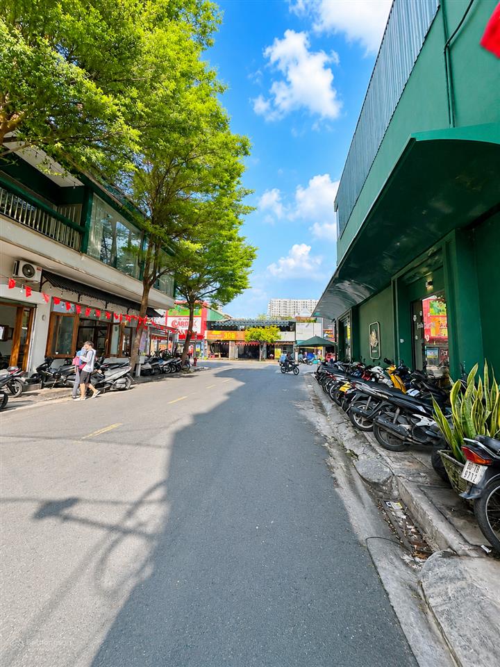6,2m x 19m giá 21 tỷ . bán nhà mới mặt tiền lương trúc đàm q. tân phú