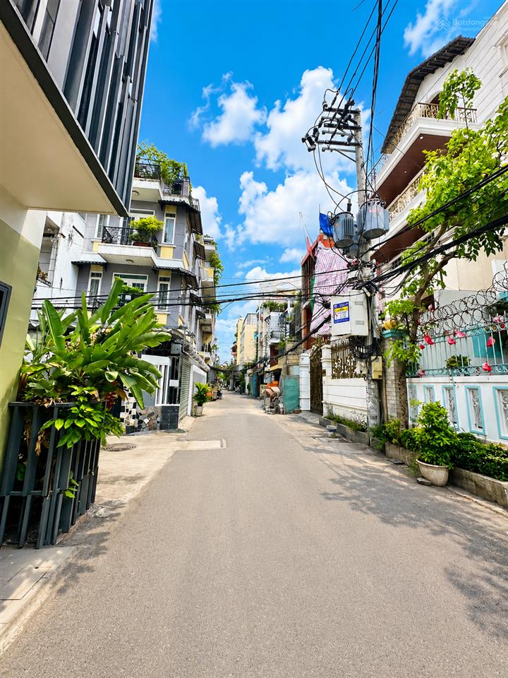 Giảm còn 11 tỷ , nhà 2 lầu sát mt trường chinh  hoàng hoa thám q, tân bình
