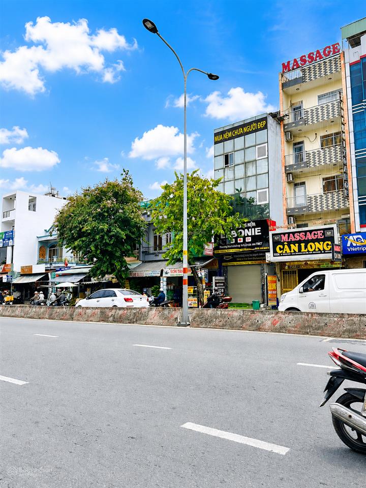 Hàng hiếm! 8m x 22m mặt tiền lê trọng tấn quỹ đất đẹp giá chỉ 26 tỷ.