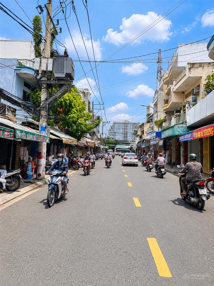 Chỉ hơn 170 triệu/m2  sở hữu 150 m2 mặt tiền khu chợ vải lê văn phan cơ hội hiếm tại tân phú.