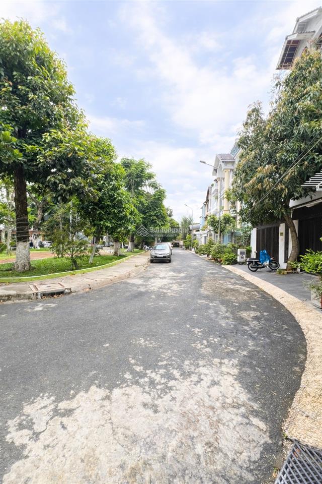 27 tỷ còn 25 tỷ. biệt thự 4 tầng 2 mặt tiền hẻm xe hơi p. tân sơn nhì. 9 x 30m giá 25 tỷ tl