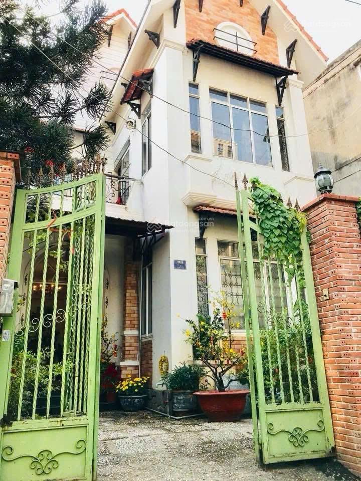13,3 tỷ giảm còn 11 tỷ. nhà 3 tầng sân vườn kiểu pháp 140 m2. hồ đắc di trường chinh.
