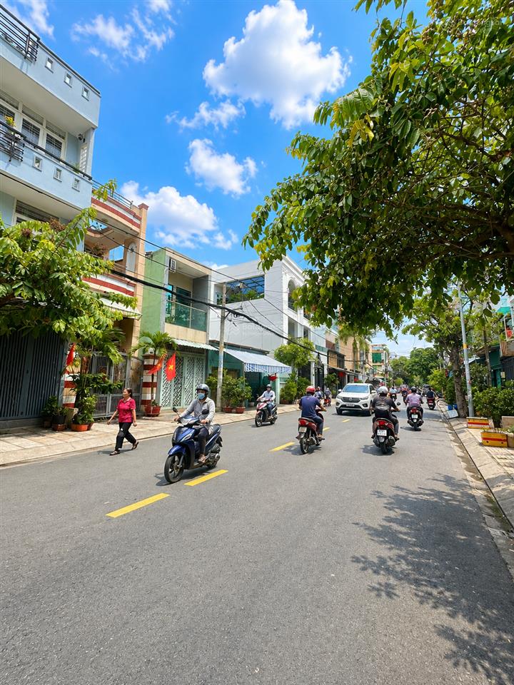 9m x 18m 4 tầng chỉ 23 tỷ tl. hiếm! mặt tiền lê sao  khu họ lê tân phú .