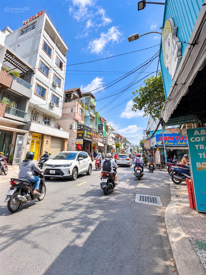 13,8 tỷ. sở hữu nhà mặt tiền văn cao, tân phú. 6,5 x 13m.