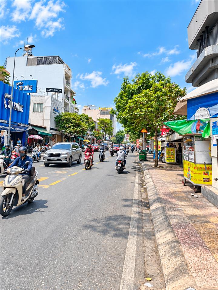9,5 tỷ giảm còn 8,7 tỷ. có ngay nhà 4 tầng mtkd tân sơn nhì, tân phú.