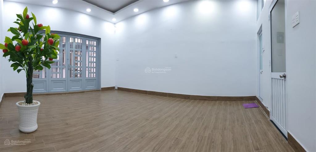 Cho thuê nhà nguyên căn hẻm nguyễn trãi q1, gần cv 23/9. 16 triệu/tháng