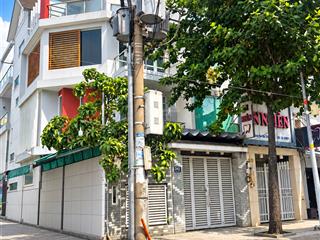 28 tỷ còn 25 tỷ. nhà 4 tầng 6m x 20m nở hậu 7,1m góc 2 mt phạm văn chí q6.