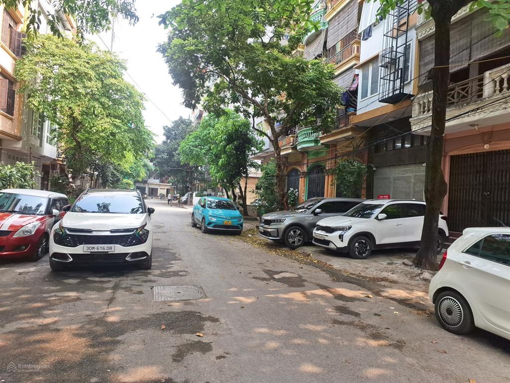 Mặt phố phạm thận duật 70m2*3t, mt7m, lô góc 2 mặt tiền vỉa hè, vỉa hè 5m, 4 ô tô tránh, giá 28 tỷ