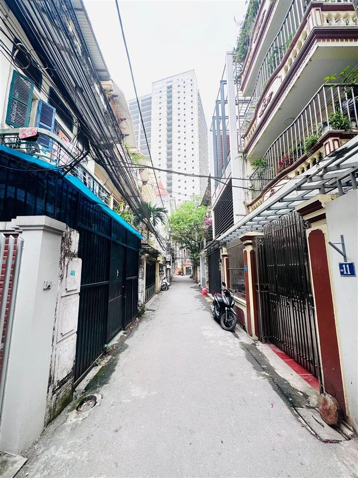 Lạc long quân 31m2*5t, ngõ thông 2 tuyến phố, nhà đẹp ở ngay, ngõ sạch thoáng, dân trí cao, 7.8 tỷ