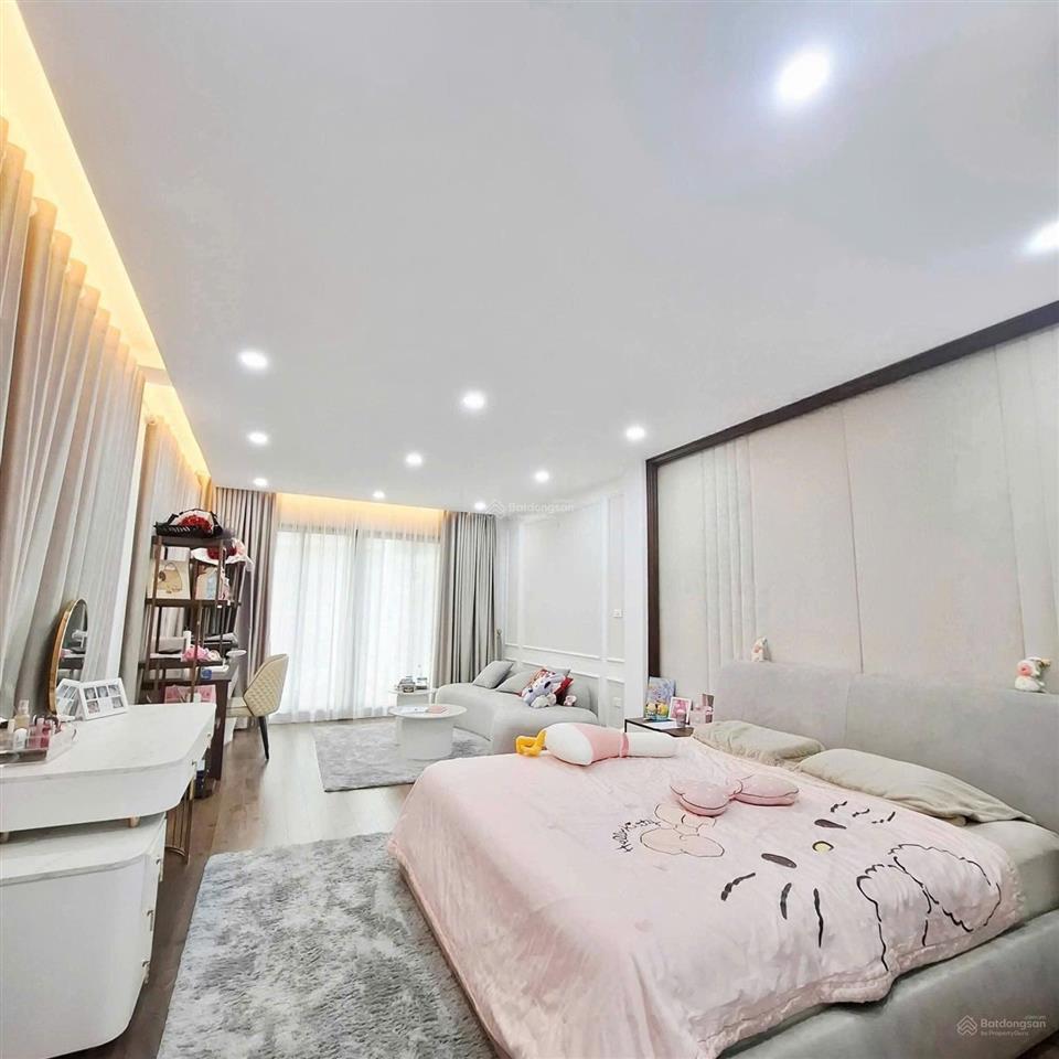 Bán nhà nguyễn văn huyên 48m2*6t thang máy, ô tô đỗ cửa, nhà mới ở ngay, ngõ thông tứ tung 15.8 tỷ