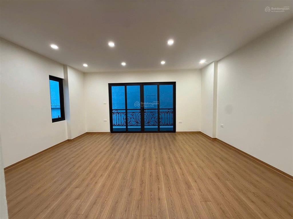Nhà dương quảng hàm 44m2*6t thang máy, ô tô đỗ cửa, ngõ thông kinh doanh, nhà mới ở ngay, 15.7 tỷ