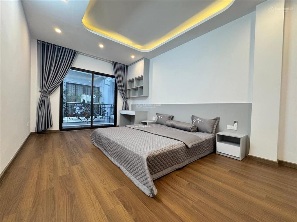 Nhà trần thái tông 36m2*5t cách ô tô 30m, nhà đẹp ở ngay, ngõ to rộng sạch đẹp, dân trí cao, 9.8 tỷ