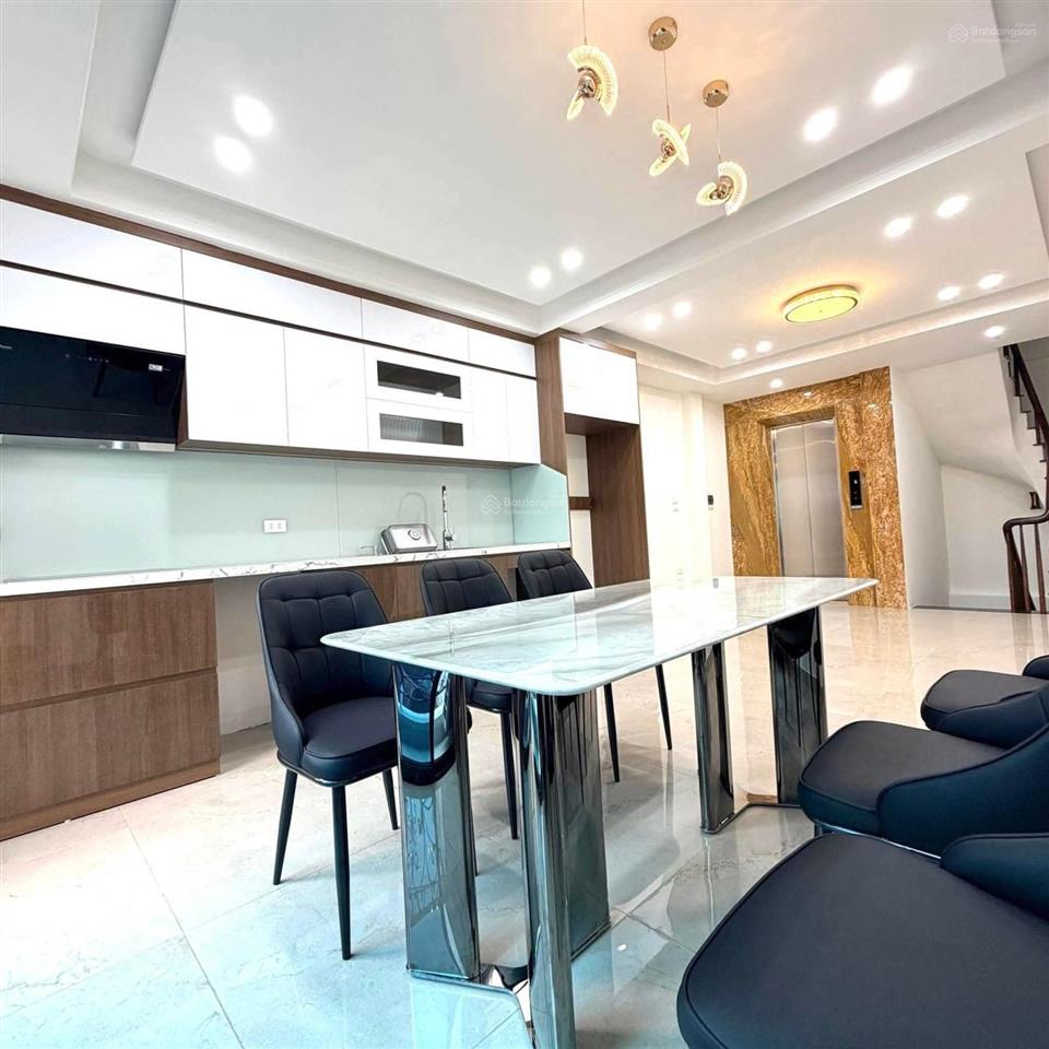 Nhà nguyễn phong sắc 36m2*6t thang máy, cách phố 2 nhà, ngõ thông vòng quanh, nhà mới đẹp, 11.6 tỷ
