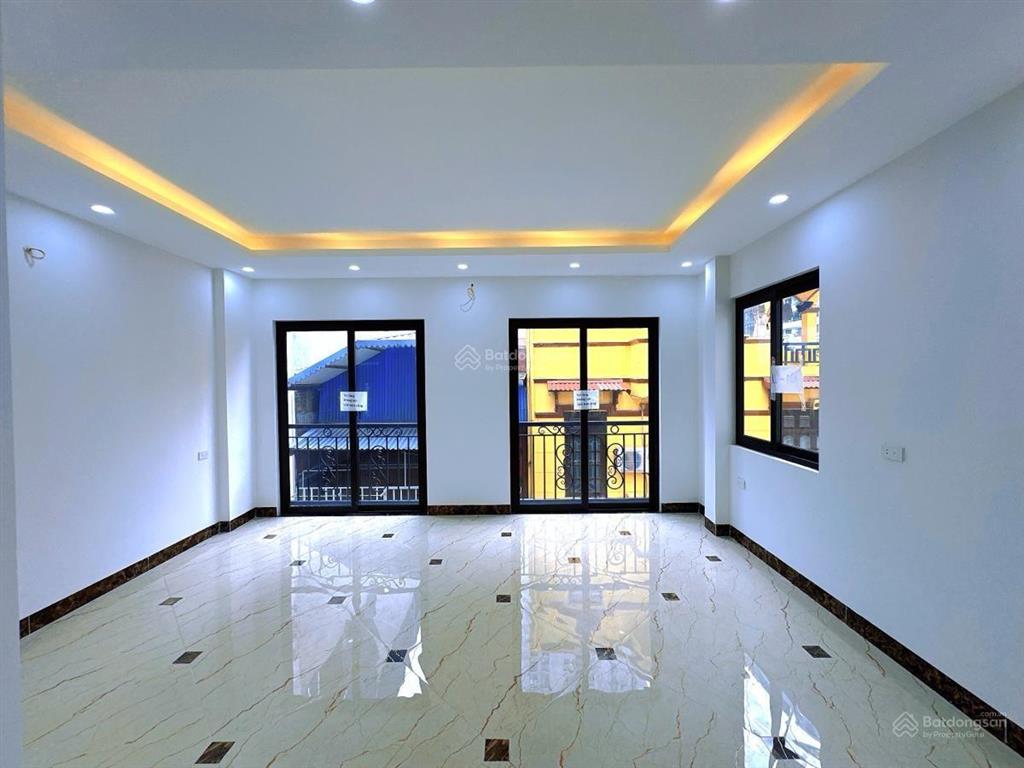 Phân lô hoàng quốc việt 60m2*6t, mt6m, 2 ô tô tránh nhau chạy vòng quanh, 2 thoáng trước sau, 22 tỷ