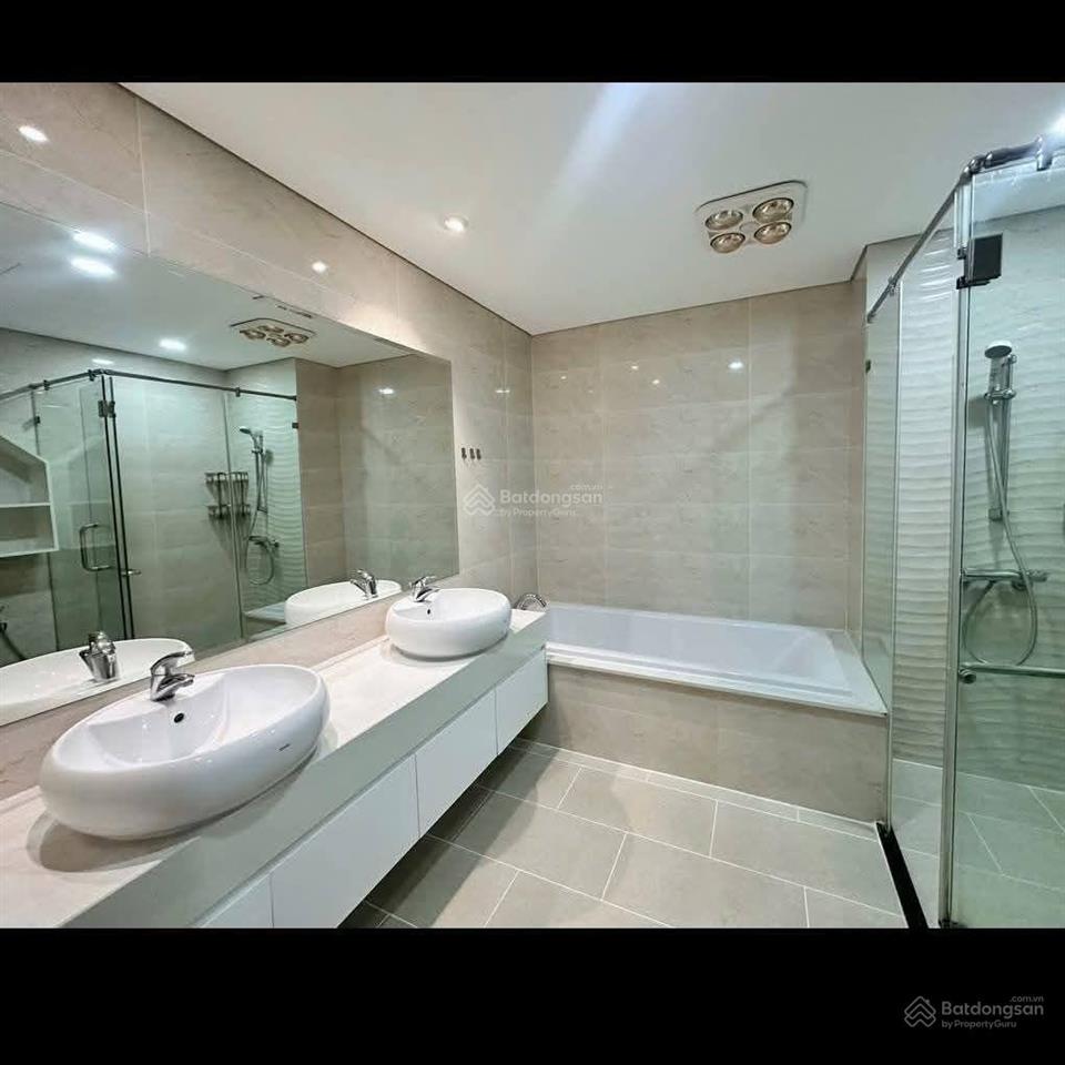 Nhà nguyên văn huyên 55m2*6t thang máy, ngõ thông ô tô tránh, 2 thoáng trước sau, nhà mới 21 tỷ