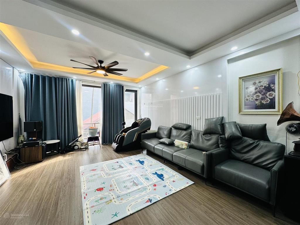 Nhà nguyên văn huyên 55m2*6t thang máy, ngõ thông ô tô tránh, 2 thoáng trước sau, nhà mới 21 tỷ
