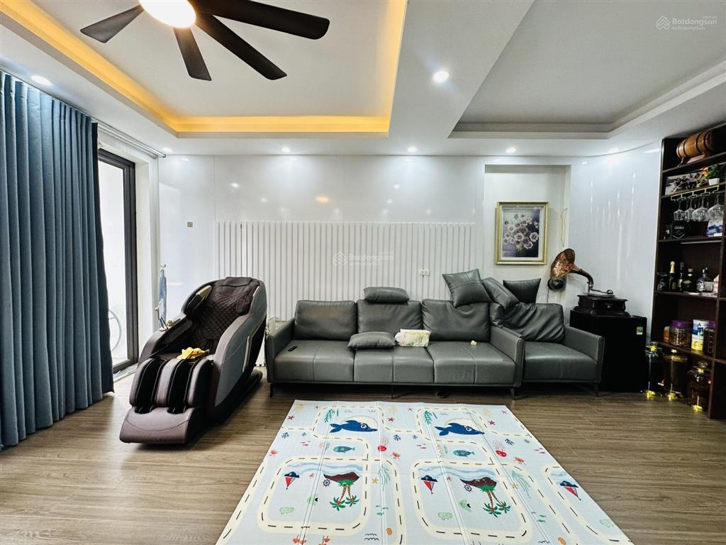 Nhà nguyên văn huyên 55m2*6t thang máy, ngõ thông ô tô tránh, 2 thoáng trước sau, nhà mới 21 tỷ