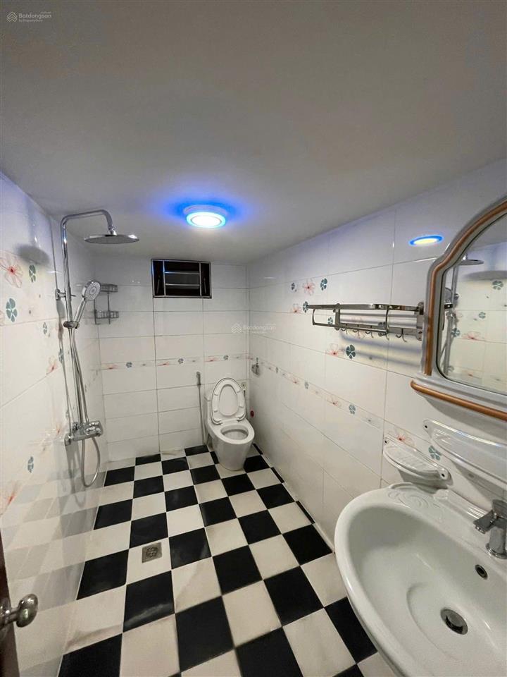 Phân lô công an hoàng quốc việt 42m2*5t, gara ô tô, ngõ bàn cờ trải nhựa, khu vip dân trí cao 14 tỷ