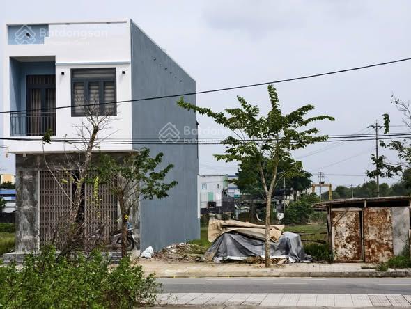 Bán nhanh lô đất vàng 120m2 sát chợ, sát ql1a  liền kề 2 kcn  mua lúc này là trúng sóng