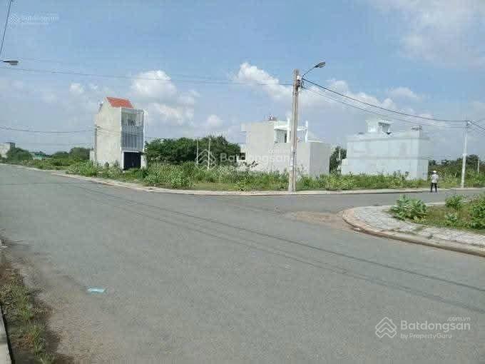 Cần bán đất mt ~2500m2 đường d1, q9 đối diện kdl song long 10tr3/m2
