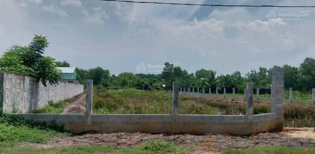 Chính chủ bán gấp mặt tiền 2468m2 đường d1, quận 9 giá rẻ 10.1tr/m2. sđt 0923 945 ***