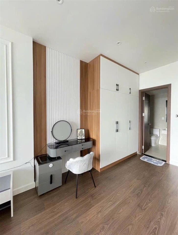 Saigon royal | cho thuê nhanh căn 2pn 86m2, view sông, nội thất đẹp,  ngay vivian xem nhà nhé