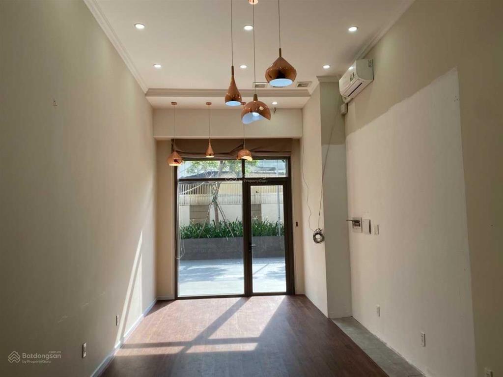Mình cần cho thuê shophouse, mặt bằng kinh doanh trong cc garden gate. giá chỉ 12tr