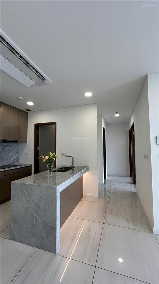 Cho thuê căn hộ 3pn, nt cơ bản, 2wc, 115m2, chỉ 23 triệu ở park legend, tân bình, hcm
