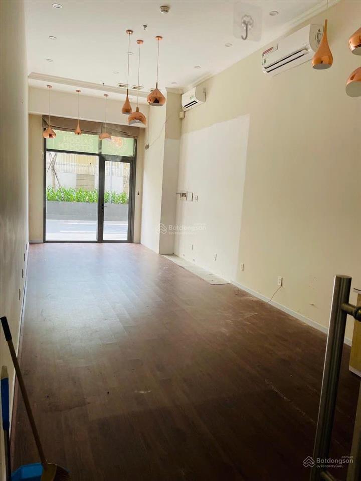 Shophouse garden gate 32m², giá 3.6 tỷ, nội thất cơ bản, pháp lý rõ ràng