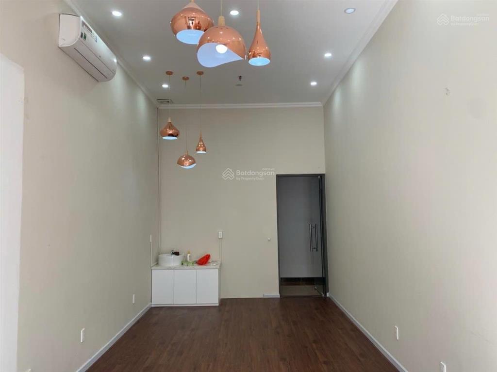 Shophouse garden gate 32m², giá 3.6 tỷ, nội thất cơ bản, pháp lý rõ ràng