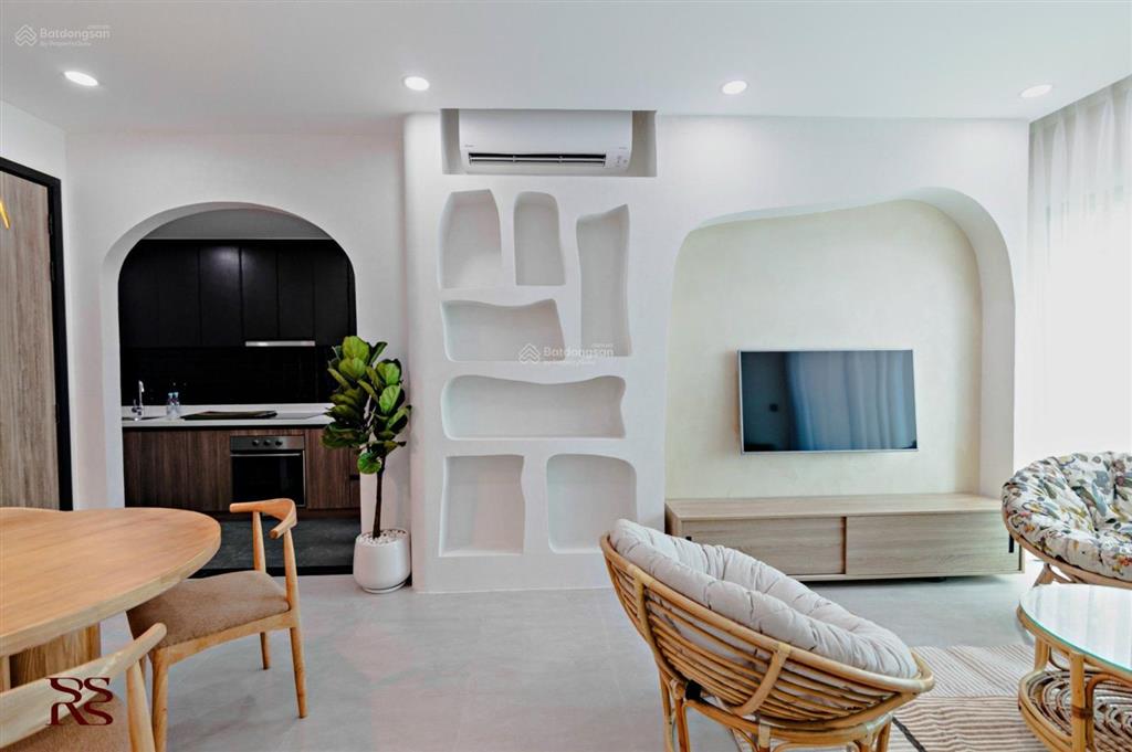 Mình cần bán gấp, giá cắt lỗ, chung cư oriental plaza, căn 80m2, 2pn, 2wc, full nt, giá 4.7 tỷ