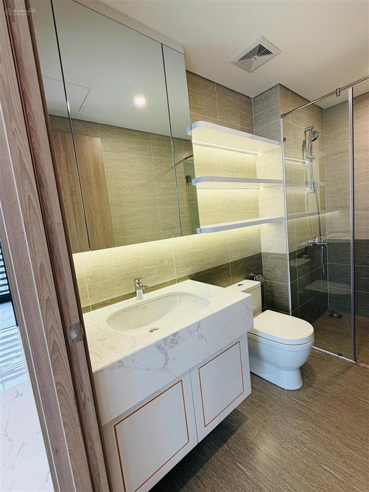 Cho thuê gấp vinhomes central park, 19 triệu vnd, 72m2, 2pn, 2wc, hot!