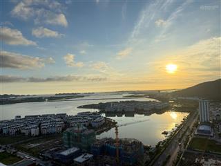 Chị gái cần tiền cắt lỗ sâu stu icon40 tầng cao,view biển,hồ nhạc nước
mua vào là lãi