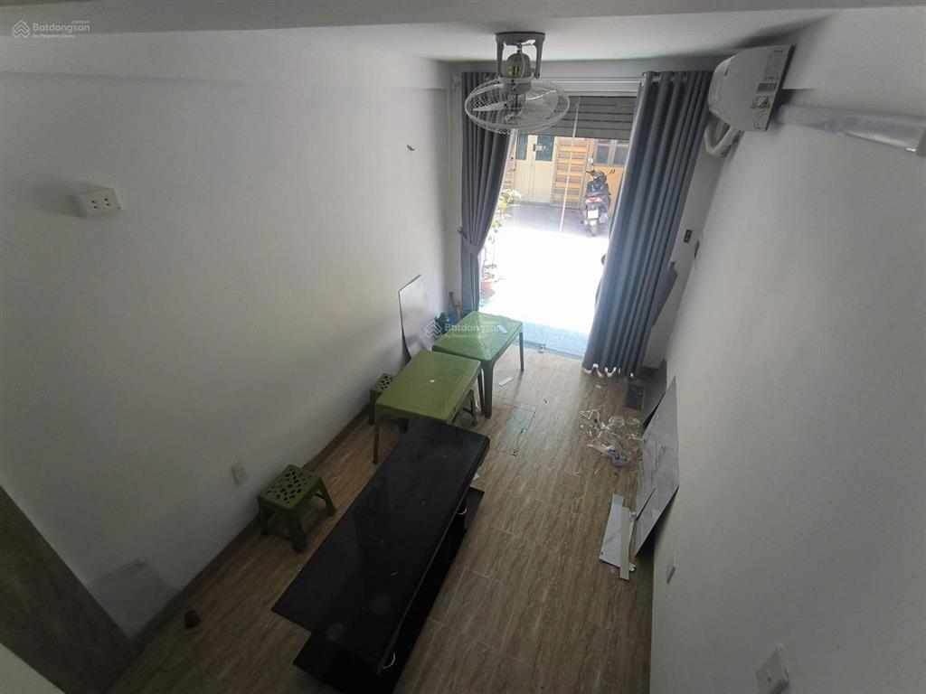 Cho thuê nhà 4 tầng phố đặng thái thân, cạnh nhà hát lớn, cách hồ hoàn kiếm 500 m