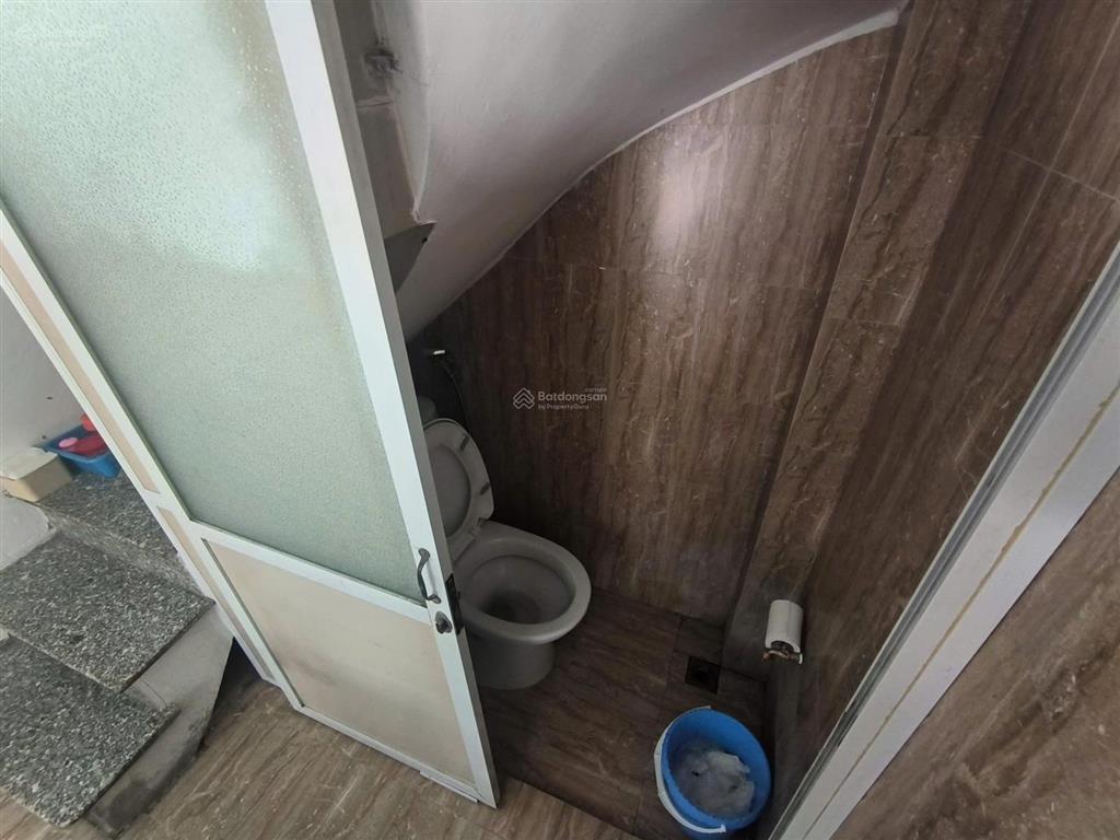 Cho thuê nhà 4 tầng phố đặng thái thân, cạnh nhà hát lớn, cách hồ hoàn kiếm 500 m