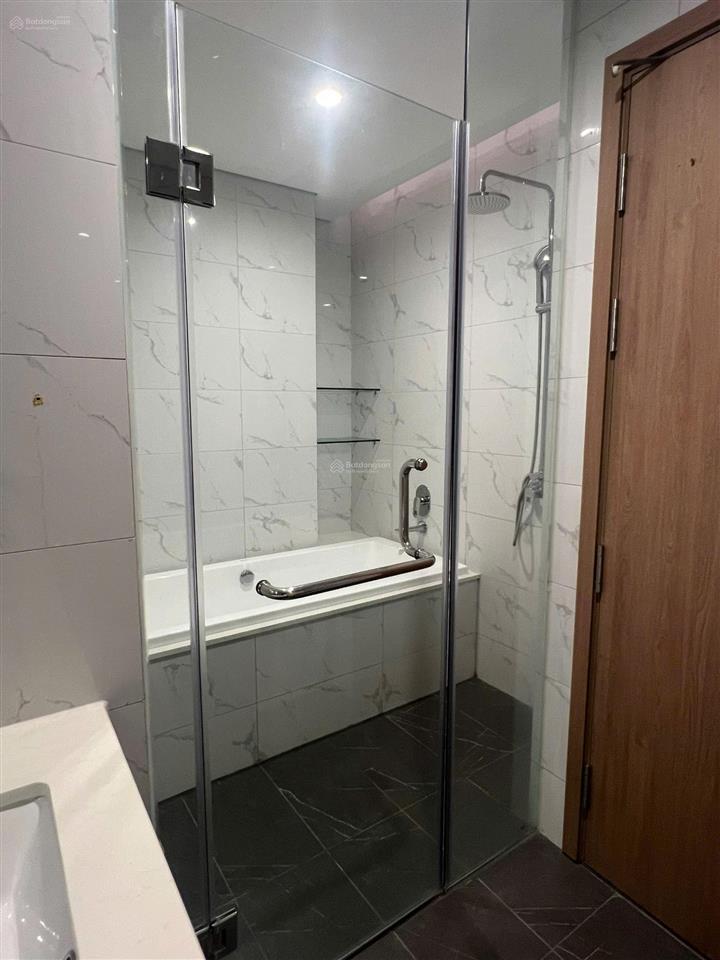 Chính chủ cần bán gấp căn hộ icon40 hạ long  giá tốt thị trường