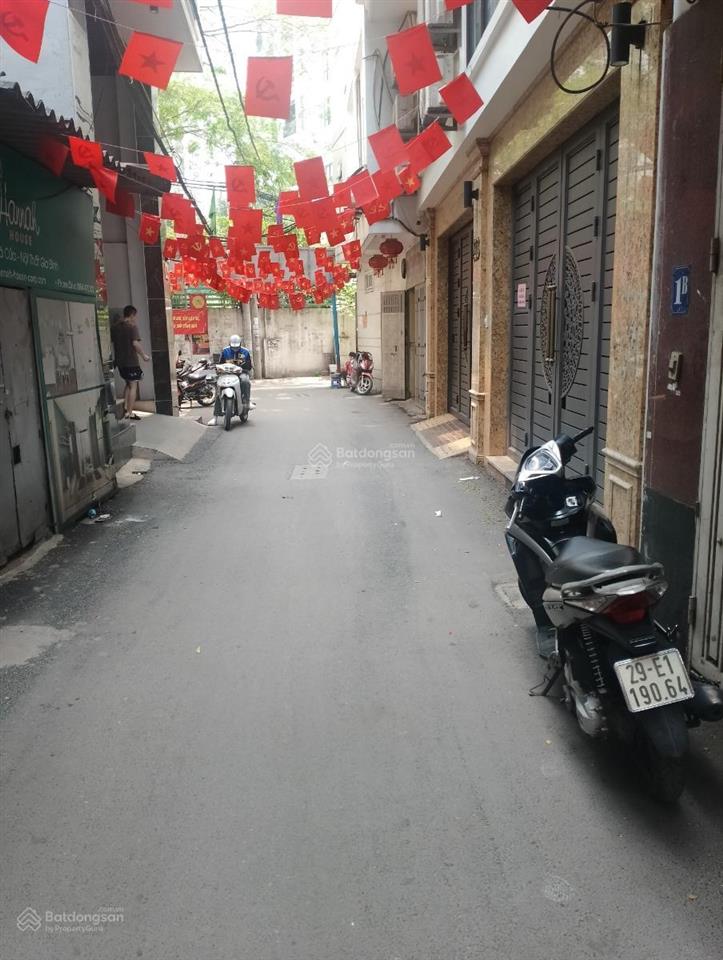 Bán nhà riêng tại cự lộc, 5,7 tỷ, 26m2, 3pn, view đẹp, lô góc 3 thoáng cách 15m ra ô tô, sát phố!!