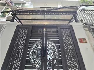 Bán gấp nhà hoàng hoa thám, 10,6 tỷ, 39m2, 4pn, ko quy hoạch , an ninh tốt , tiện ích bạt ngàn .