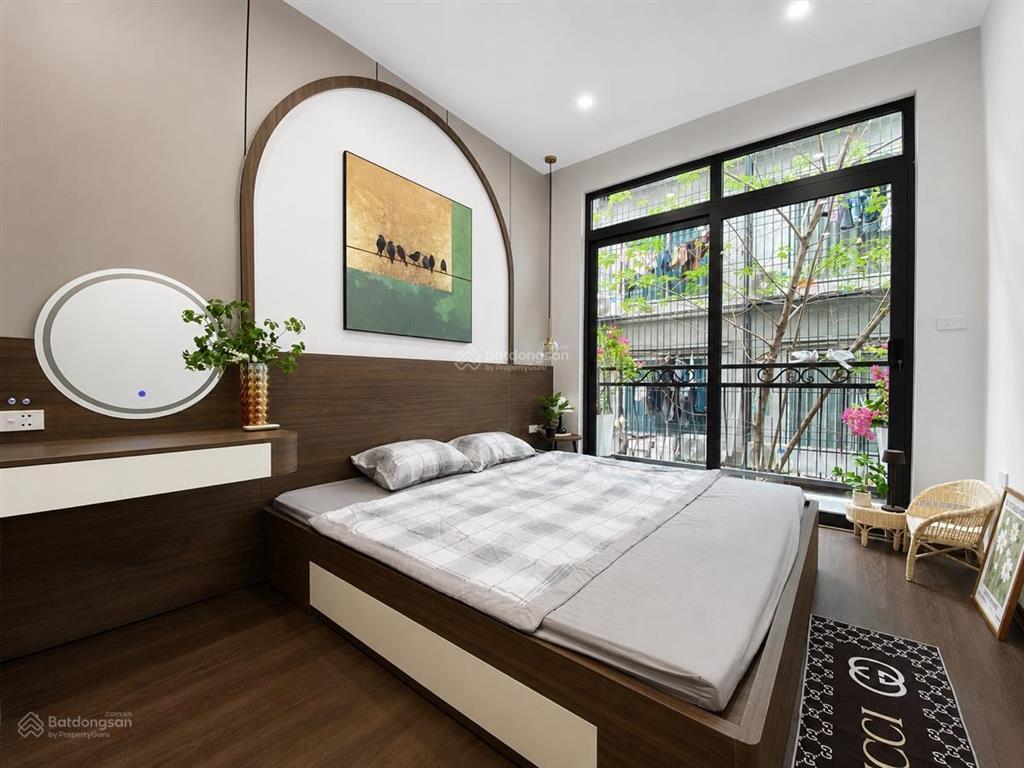 Bán gấp nhà tại nguyễn tuân, thanh xuân, 8,8 tỷ, 25m2, 4pn ,cách ô tô tránh 1 nhà,trước nhà 3m