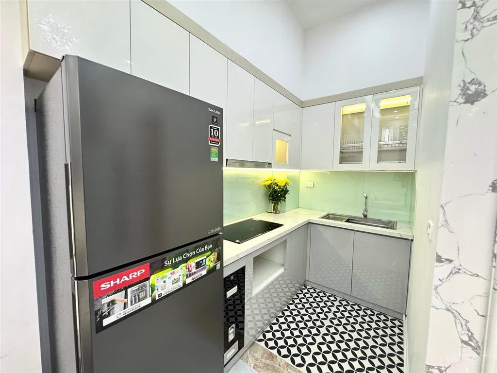Bán nr tại đê la thành, 10,9 tỷ, 35m2, 4pn, 5wc, mặt tiền rộng 5m
