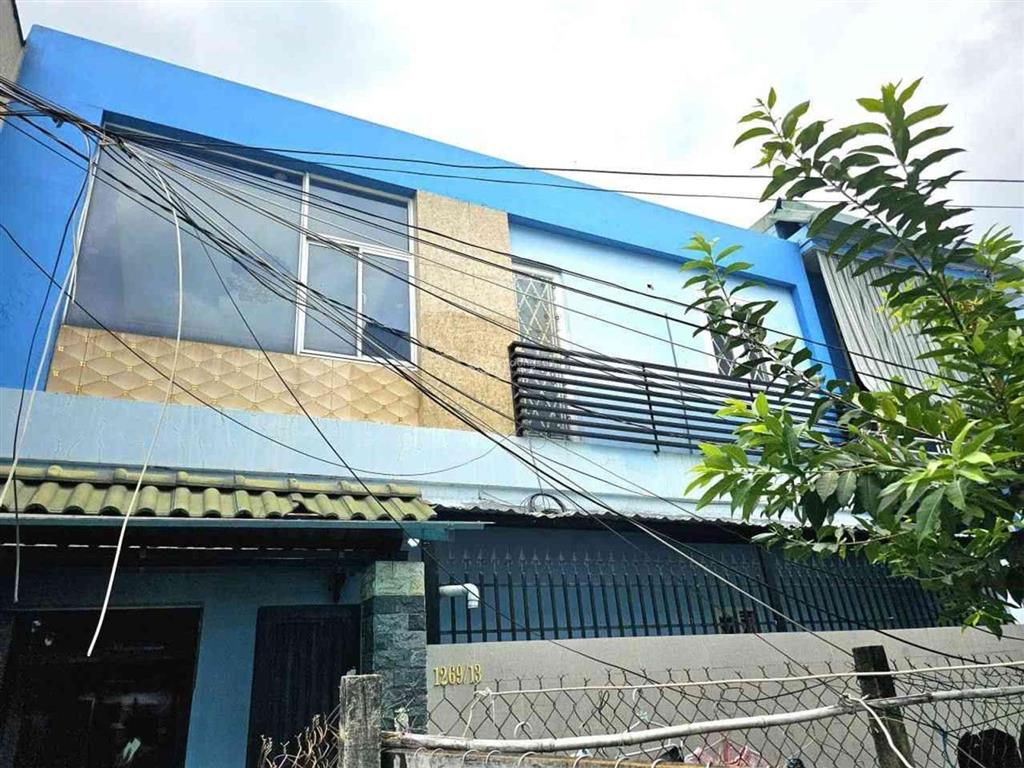 Nhà đẹp chủ cần bán gấp vị trí đẹp không gian rộng rãi ngang tới 9 mét