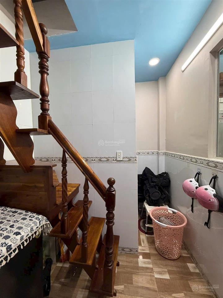 Nhà cần bán gấp khu víp q8 ngay chợ phạm thế hiển