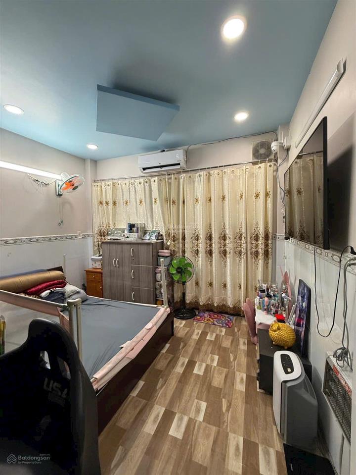 Nhà cần bán gấp khu víp q8 ngay chợ phạm thế hiển