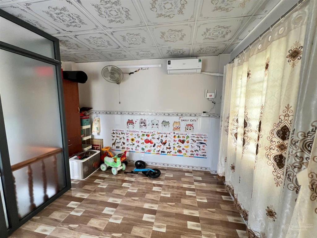 Nhà cần bán gấp khu víp q8 ngay chợ phạm thế hiển