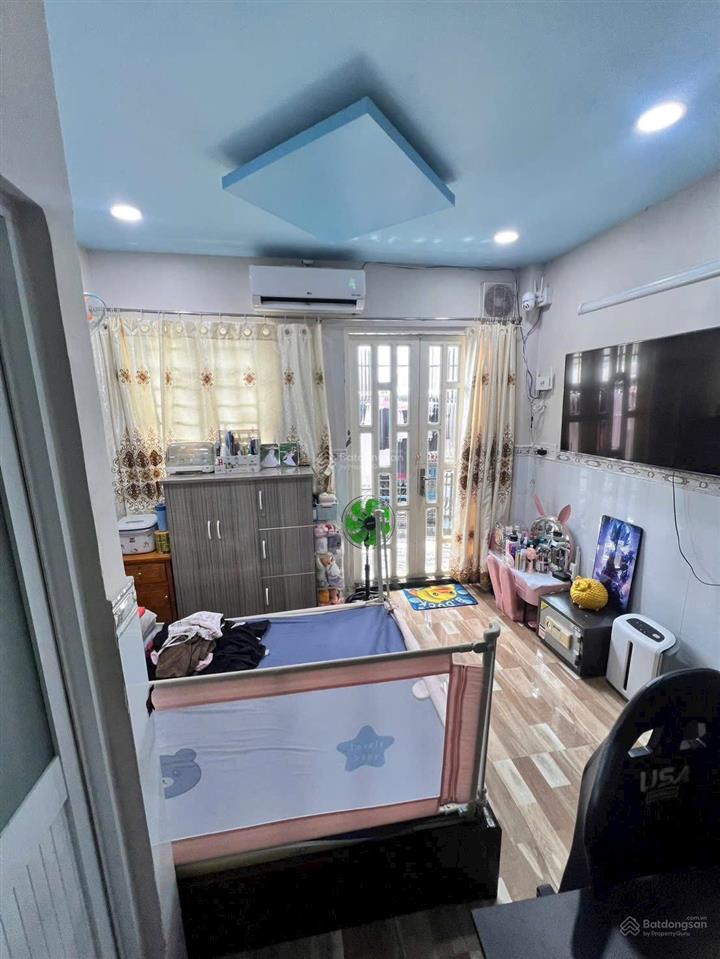 Nhà cần bán gấp đường xe hơi khu hiện hữu